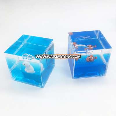 Souvenirs Plastic Acrylic Craft Floating Clown Fish Cube Liquid Paper Weight